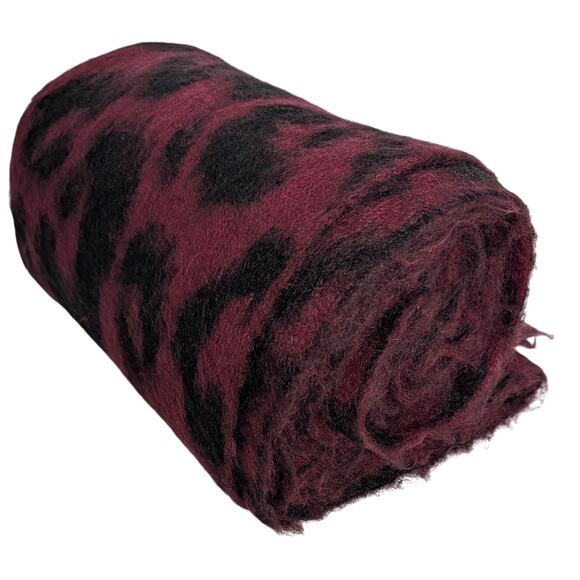 Sweaty Betty Animal Print Wool Scarf In Black and Red NEW - Picture 1 of 10